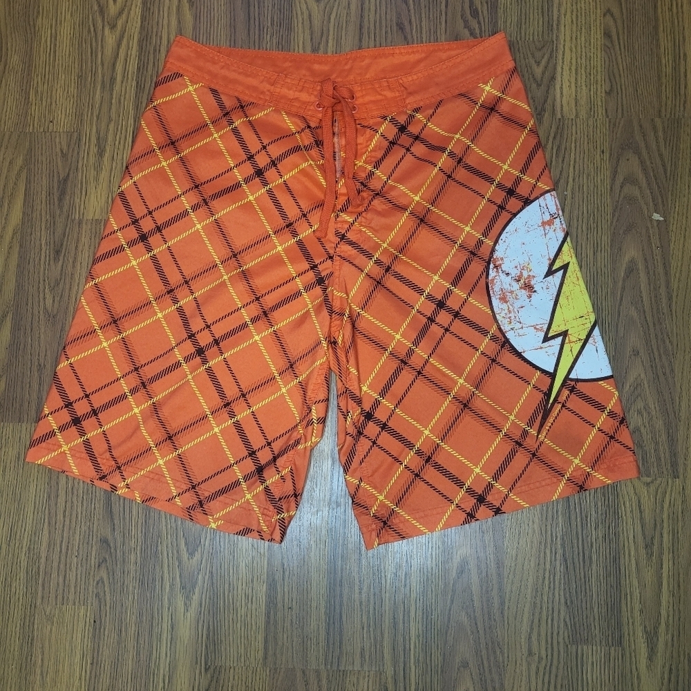 DC Comics The Flash Board Shorts Men's Size 34 Vibrant Orange & Yellow A72
